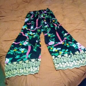 💕 Price Drop 💕 Wide-Leg Pants with Lace Hem